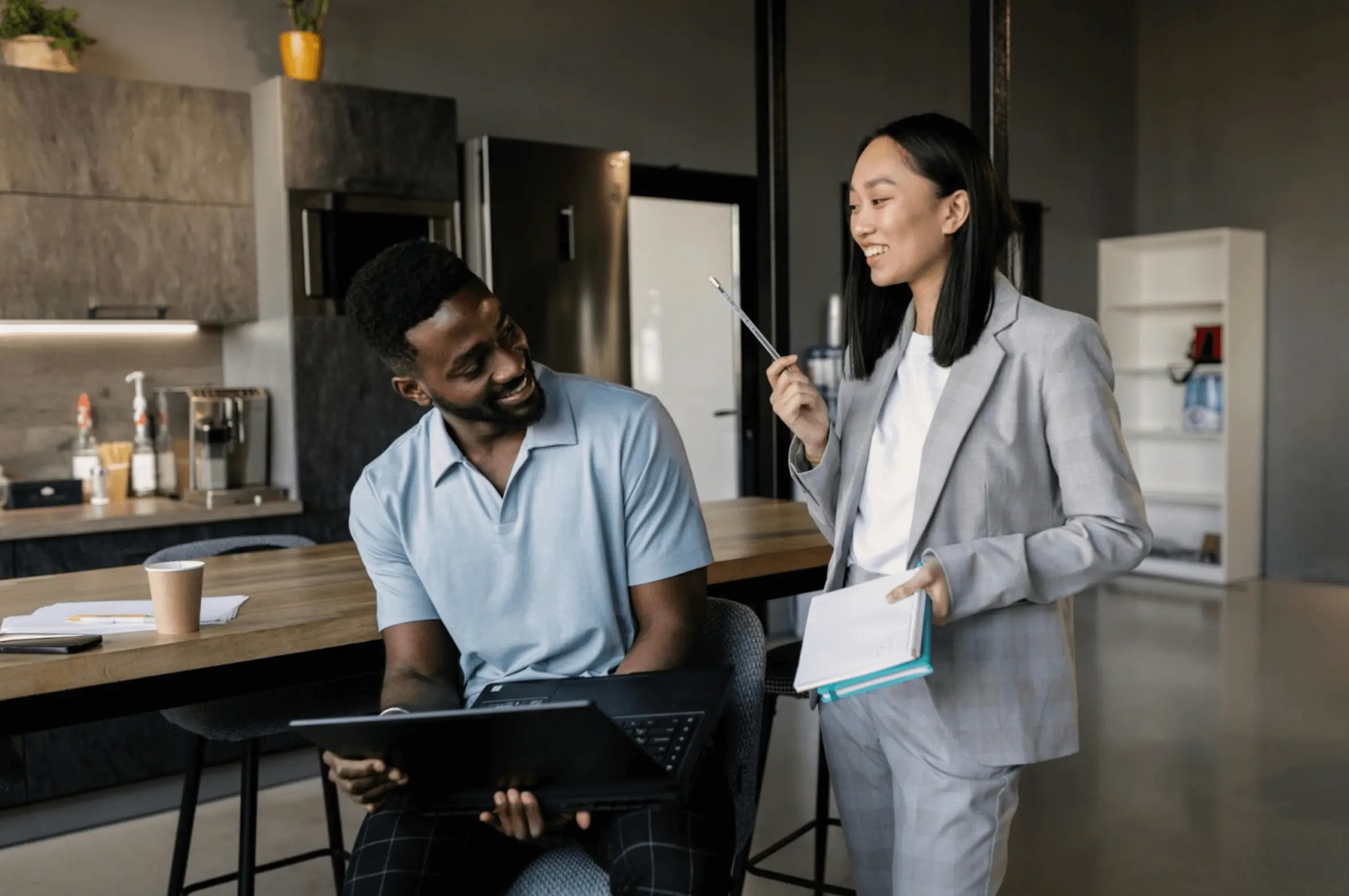 Read more about the article The Lawyer’s Guide to Communication in Leadership: Balancing Clarity and Connection